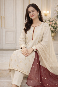 Elegant Ivory Suit with Dual-Tone Dupatta