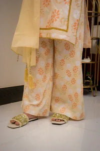 Cream Base Floral Cotton Silk - Shade For Teen 